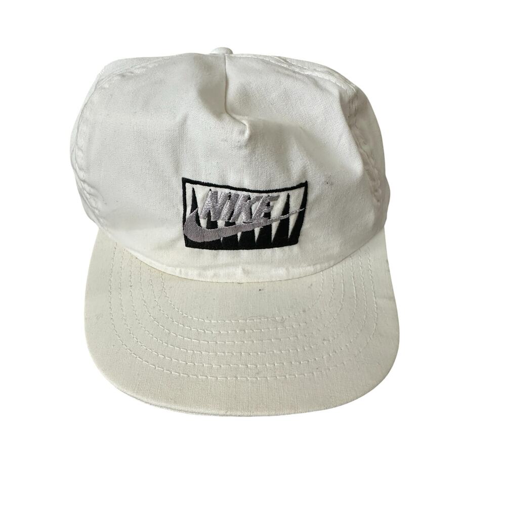 Vintage 80s Nike Bootleg Embroidered White Snapback VTG